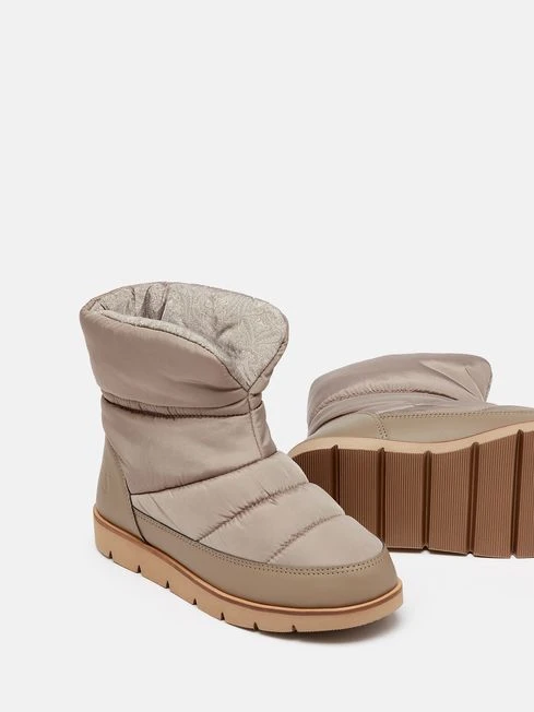 Sand Padded Boots - Image 2